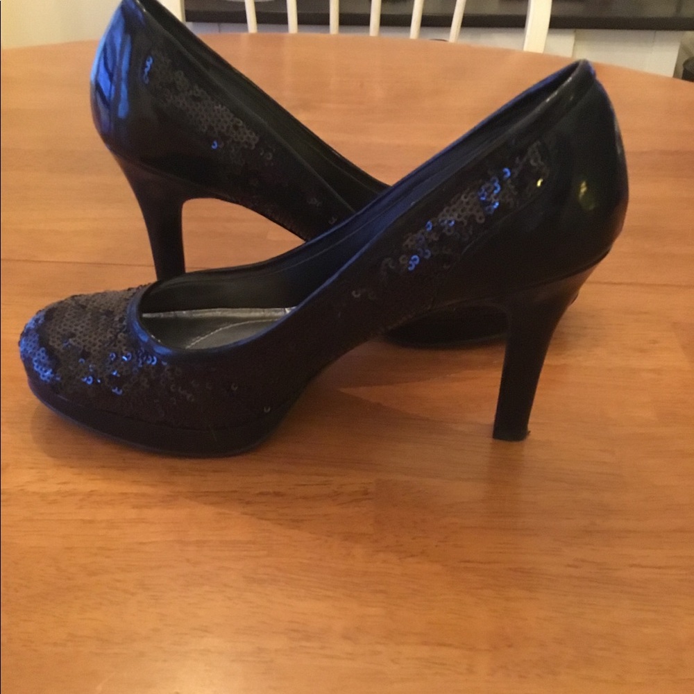 Tahari Cheryl Pumps